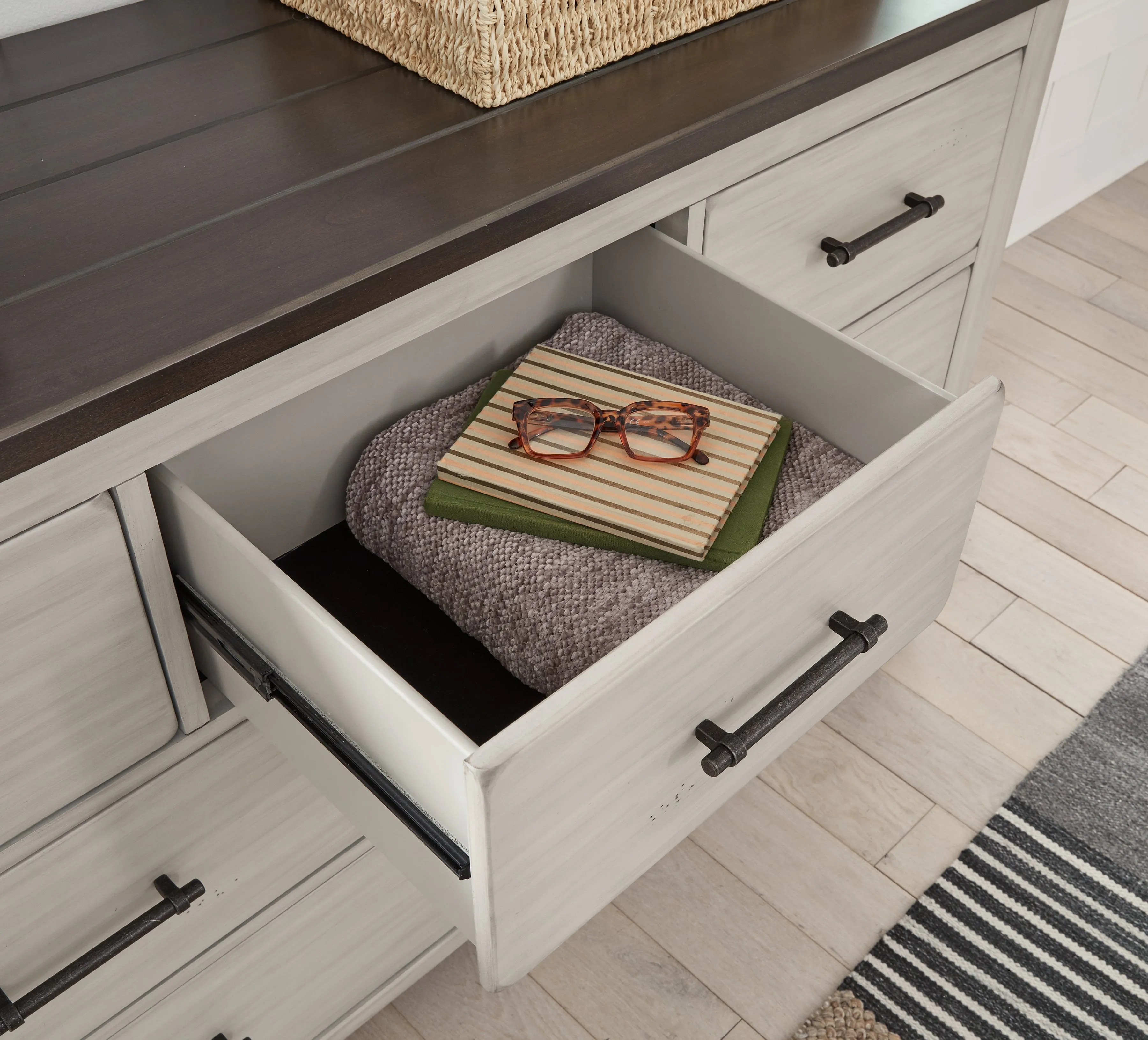 Darborn California King Panel Bed with Mirrored Dresser, Chest and 2 Nightstands in Gray/Brown