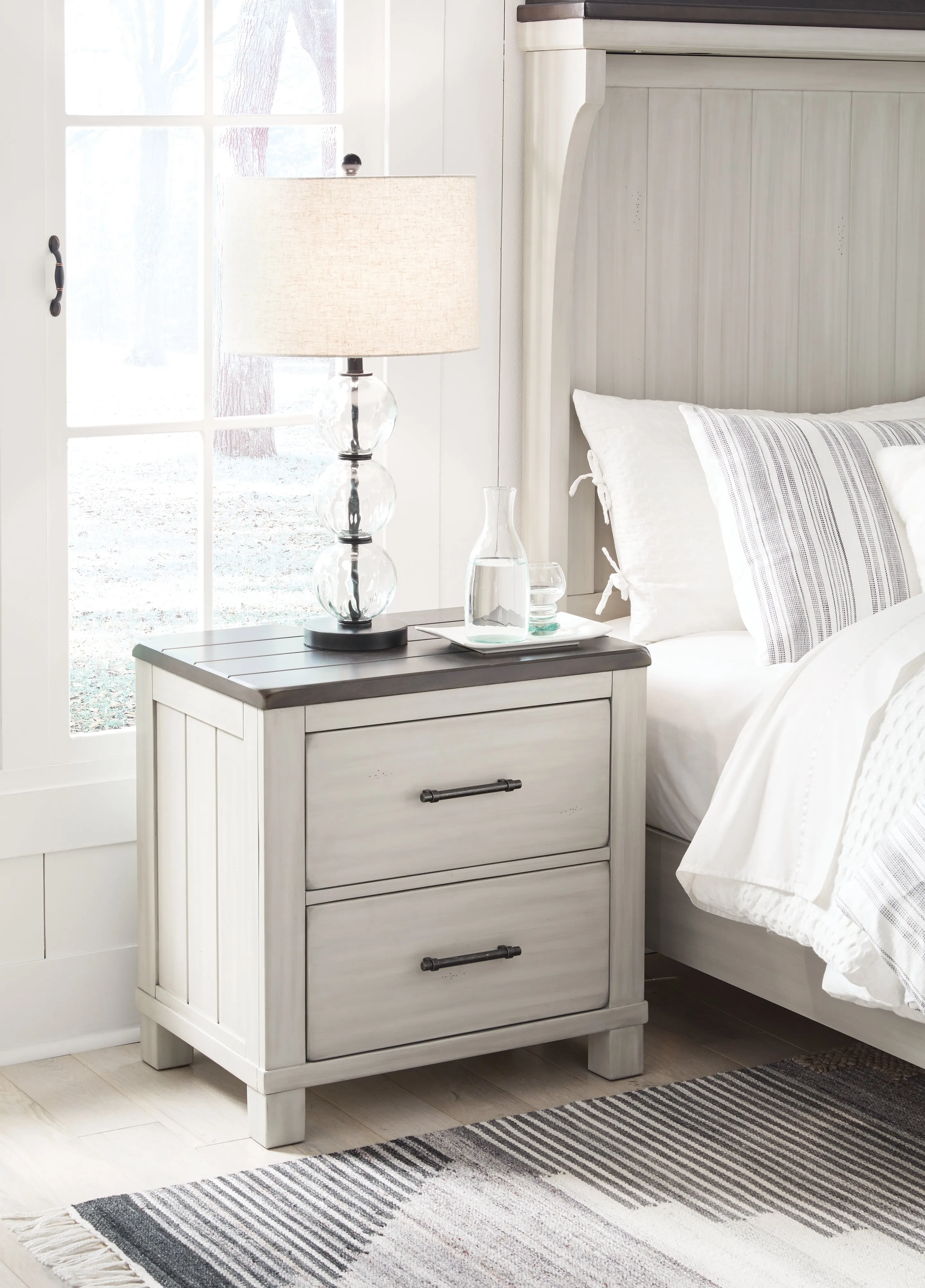 Darborn California King Panel Bed with Mirrored Dresser, Chest and 2 Nightstands in Gray/Brown