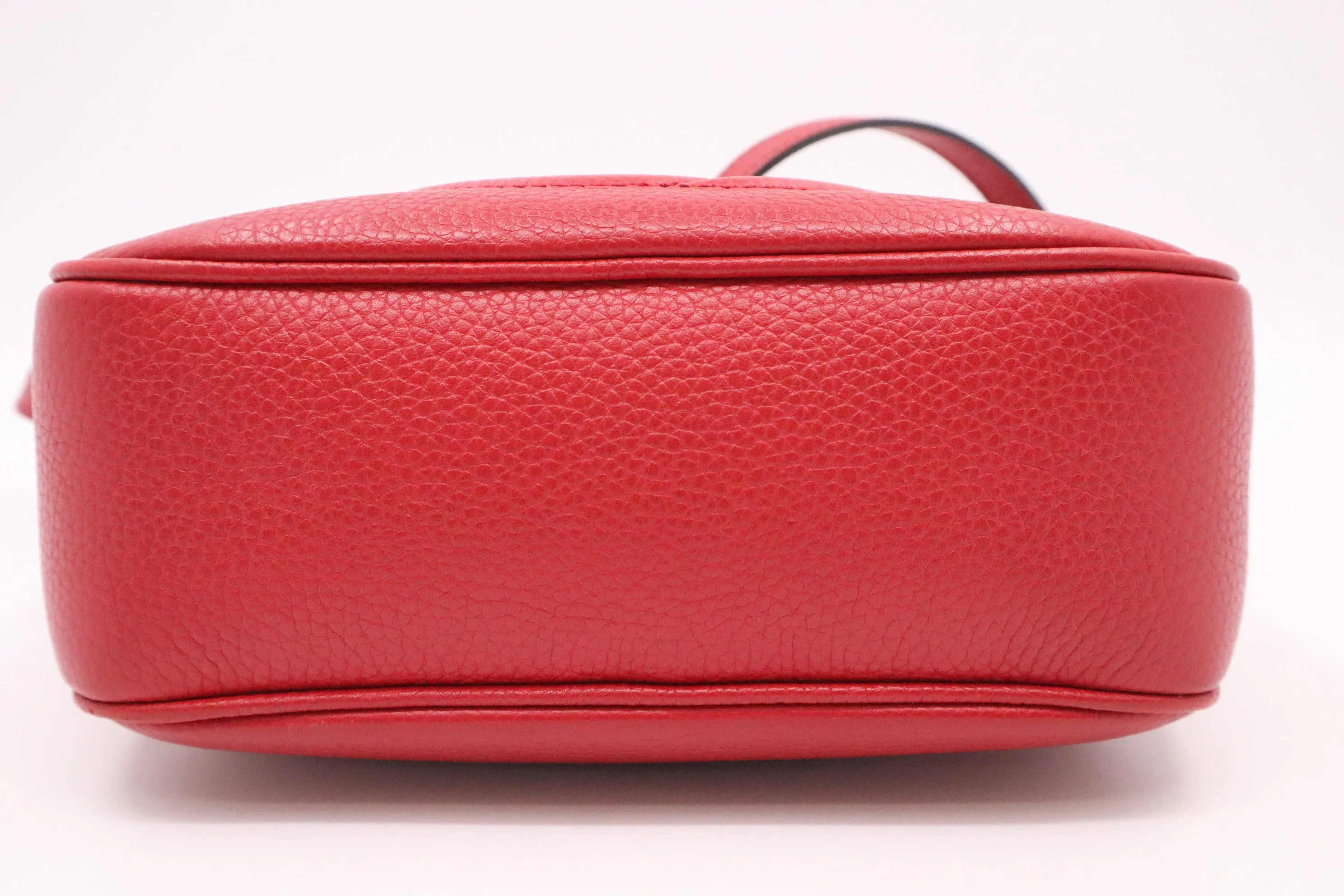 Gucci Soho Disco Crossbody Bag in Red Leather