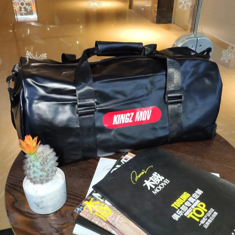 Large capacity leather travel bag