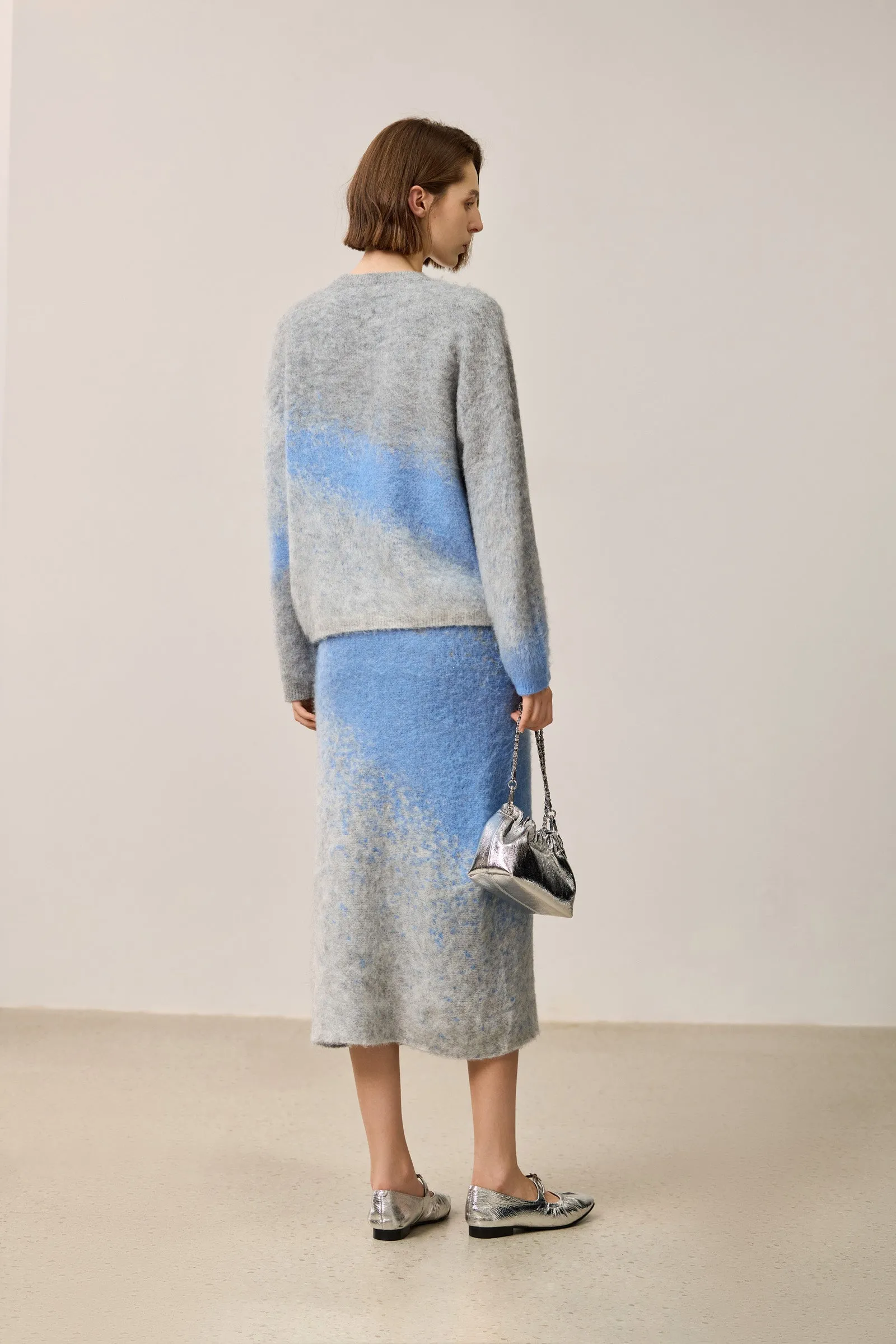 LILY Gray-Tone Gradient Contrast Crewneck Sweater
